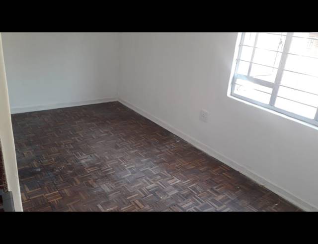 3 BEDROOM DUPLEX RENTED IN CHATSWORTH CENTRAL
